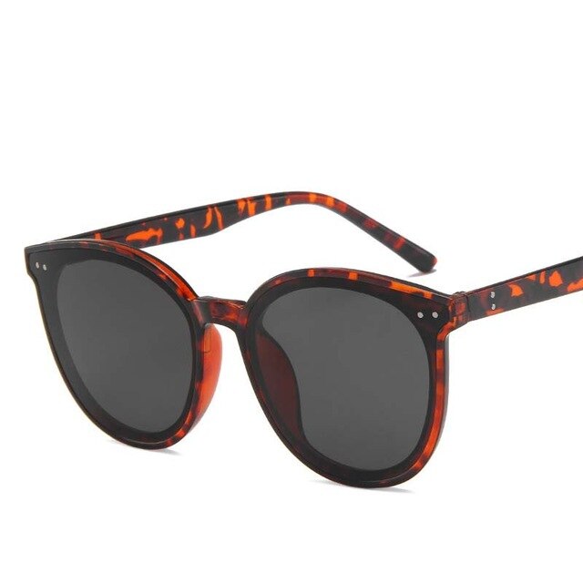 Nwe Fashion Color Luxury Flat Top Cat Eye Elegant Sunglasses Woman  culos De Sol Men Twin Beam Oversized Sun Glasses UV400O
